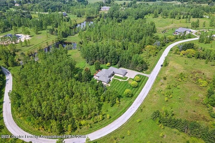2nd image of 117 Daggertail Ln