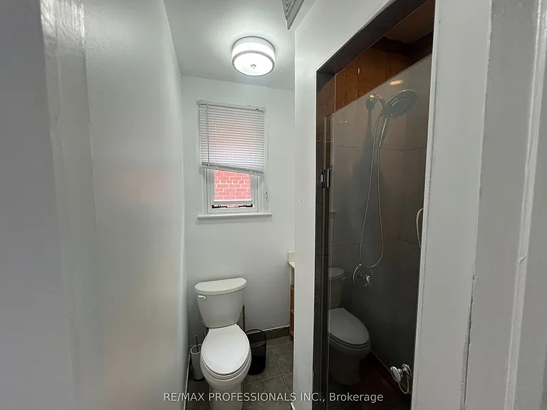 3210 Lake Shore Blvd W #2 — Photo 12