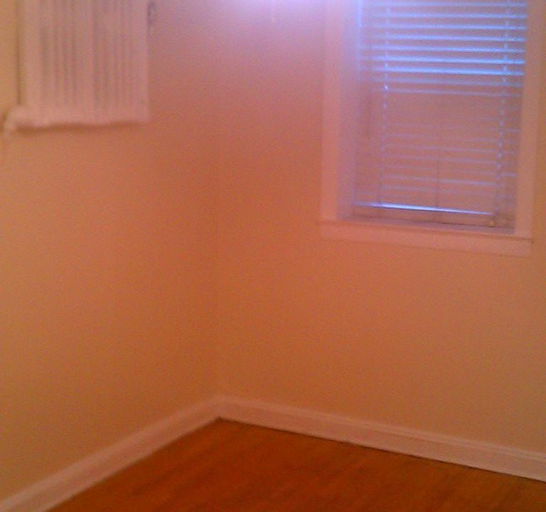 1st image of 1534 E 53rd St