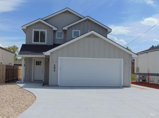 295 E 3rd St, Kuna, ID 83634