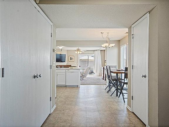 3rd image of 4425 NE 83rd Ter