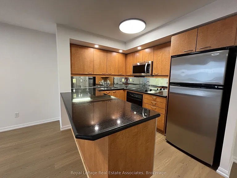 140 Simcoe St #1512 — Photo 7