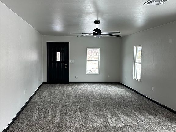 4th image of 229 E Cherry Ave