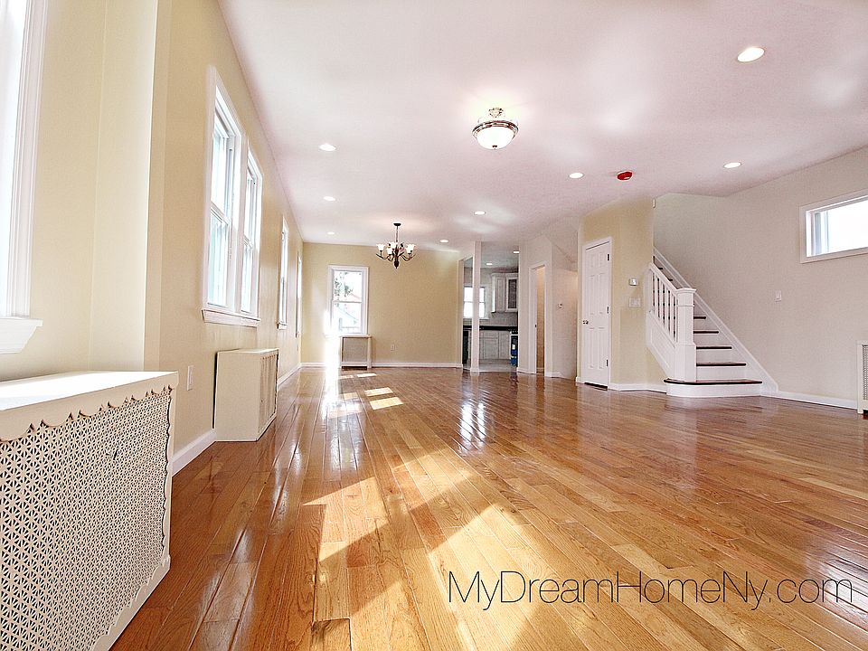 1st image of 22833 Mentone Avenue #1