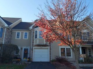 28 Spruce Ln, North Haledon, NJ 07508
