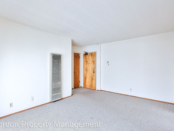 4th image of 153 12th Ave APT 05