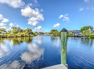 1418 Beach Club Ln, Apollo Beach, FL 33572