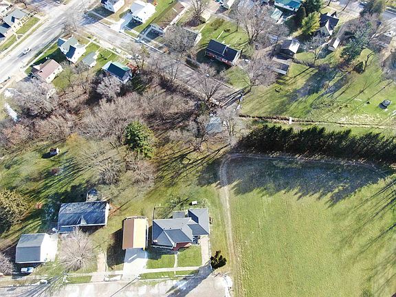 3rd image of 520 Vernon Ave