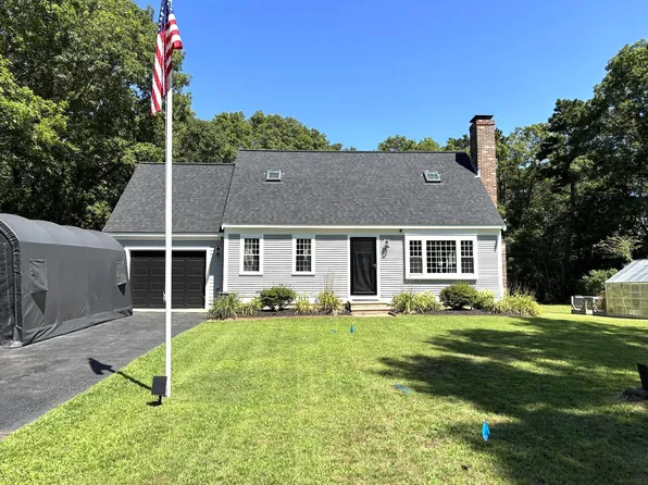 34 Commodore Lane, Marstons Mills, MA 02648