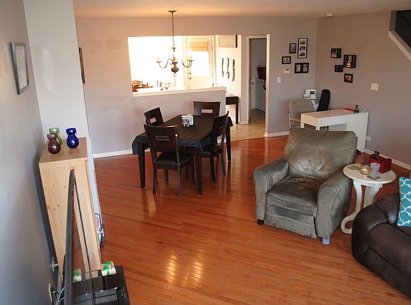 3rd image of 1042 Reserve Dr #1042