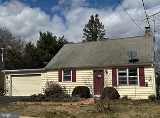 86 Village Dr, Mountville, PA 17554