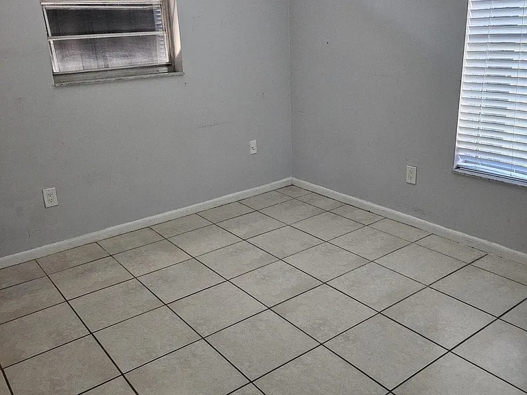 1002 McIntosh St — Photo 9