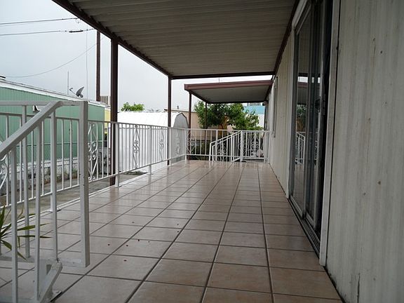 4th image of 2260 Rialto Ave #13