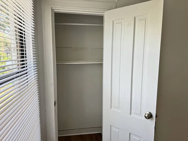 2137 Avenue J — Photo 22
