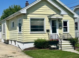 2710 Geneva St, Racine, WI 53402