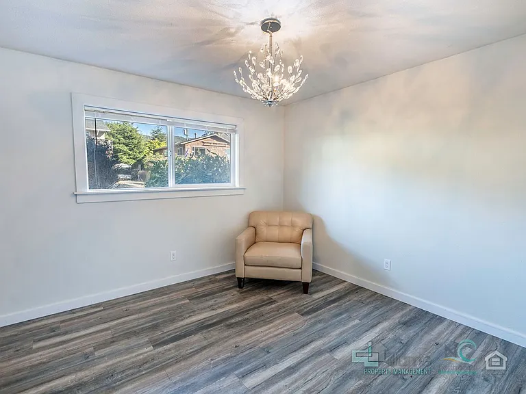 242 Hemlock St — Photo 28