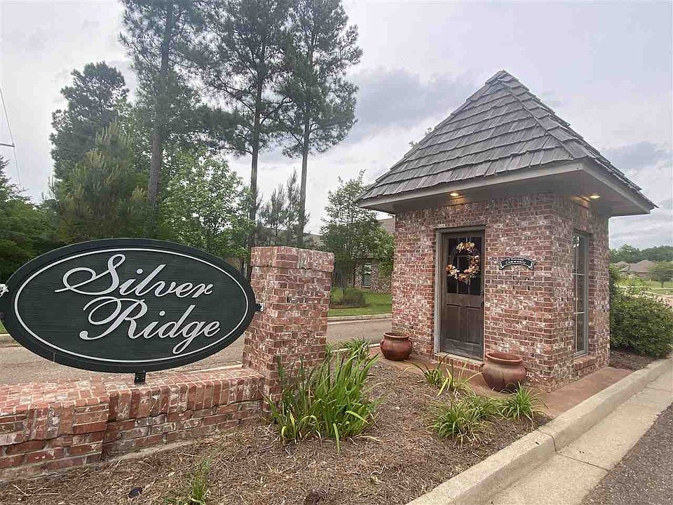 2nd image of 1026 Silver Cir