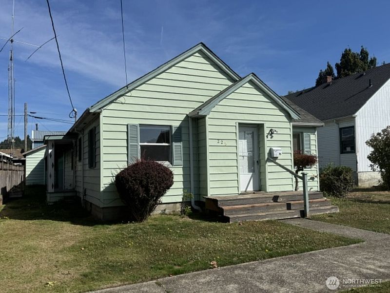 2nd image of 225 SW Lewis Street