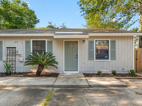 5th image of 215 Tiffany Ct SE #A