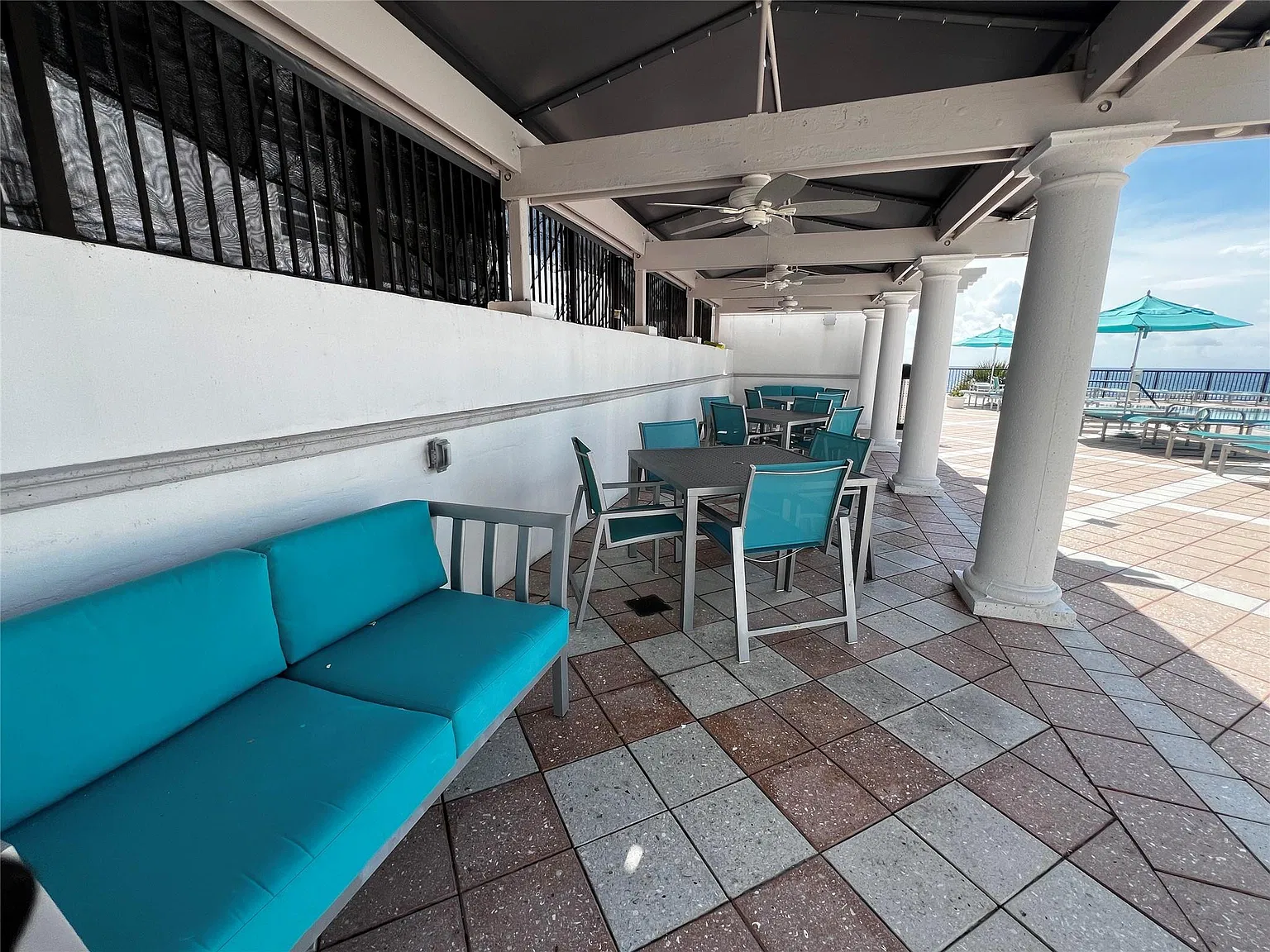 2 bed, 2.0 bath, 1650 sqft, $3,700 — Photo 3