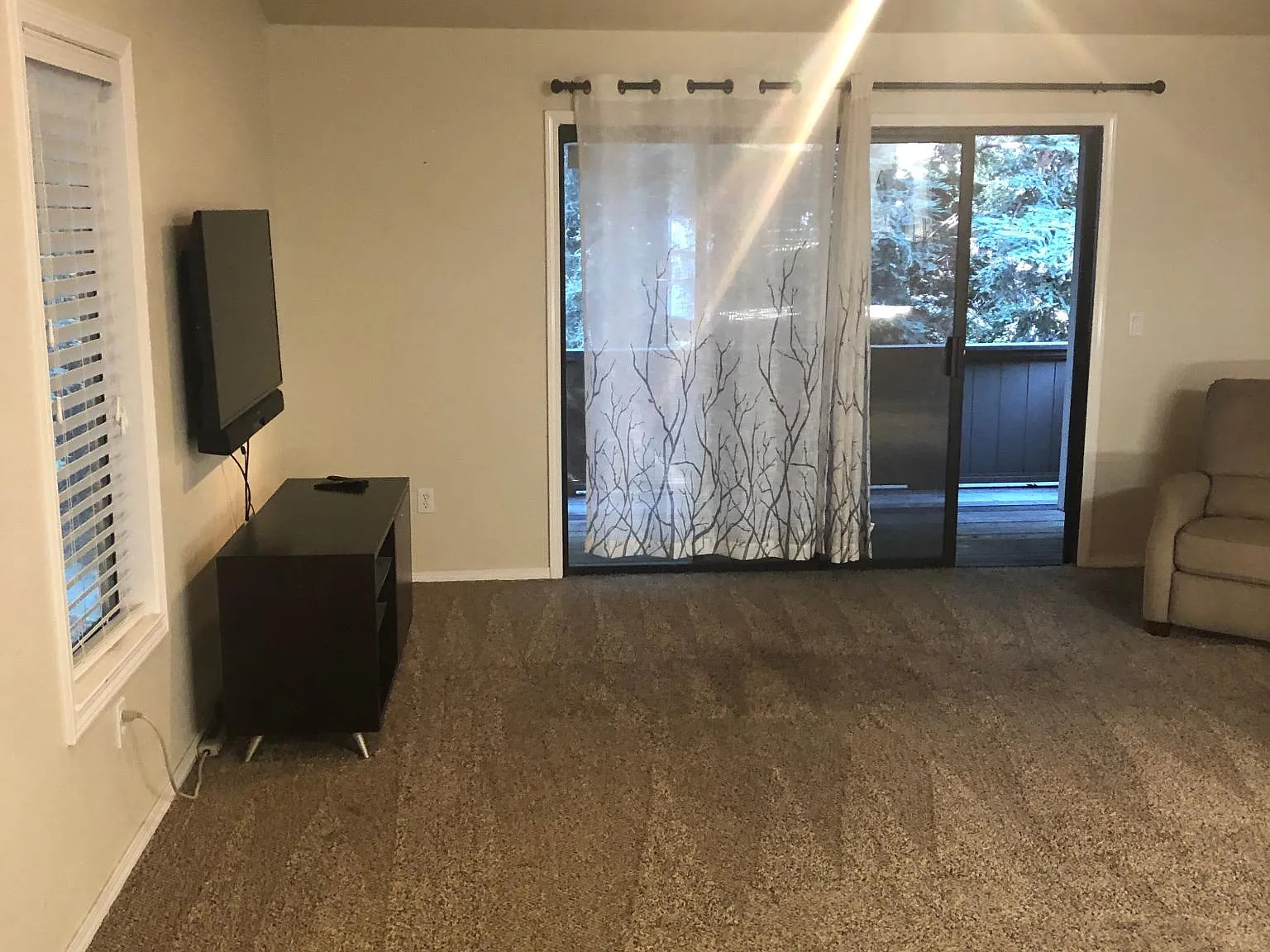 93 Nicholas Ct — Photo 4