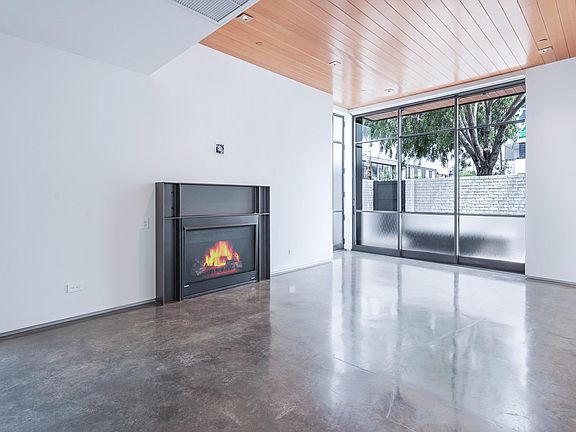 4th image of 521 Rose Ave Unit A
