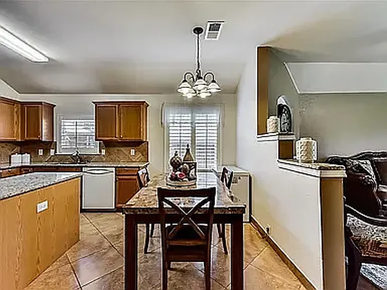 1206 Periwinkle Dr — Photo 18