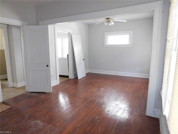 3rd image of 1314 Mathews Ave