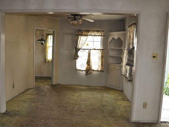 5th image of 7715 Glengarry Ave