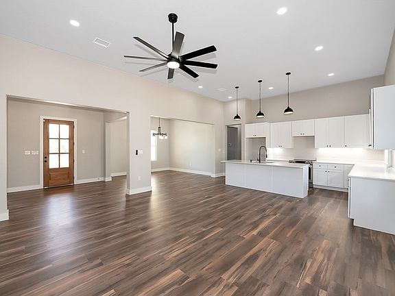 3rd image of 122 Parlin Ln