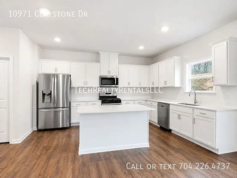 10971 Claystone Dr — Photo 2