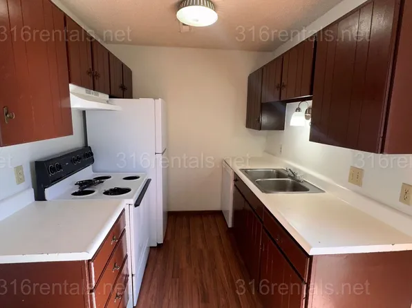 355 E Marion Ct APT 4, Wichita, KS 67216