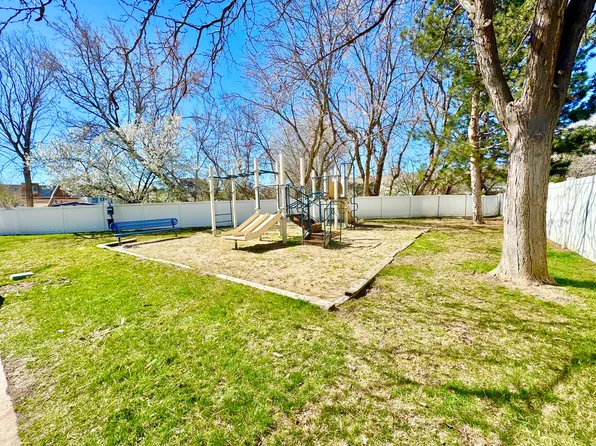 848 E Bristle Pine Pl APT 11, Millcreek, UT 84106
