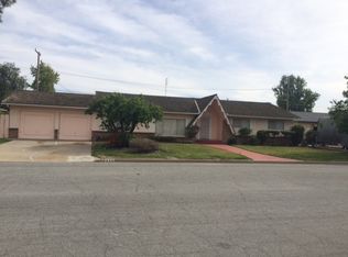 335 E Sycamore Dr, Hanford, CA