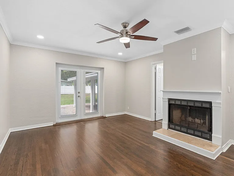 400 E Grant St — Photo 18