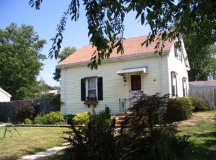 102 Parkside Dr, Warwick, RI 02888