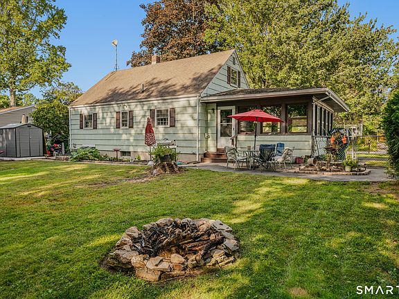 5th image of 42 Oak Hill Road