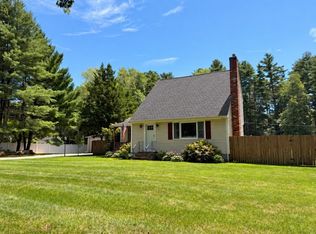 35 Beach St, Middleboro, MA 02346