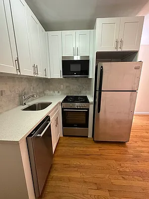 Rented by Peter R. Hungerford, LREB | media 21