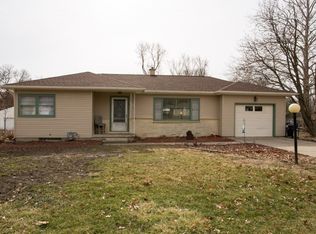 1715 Maplewood Dr, Cedar Falls, IA