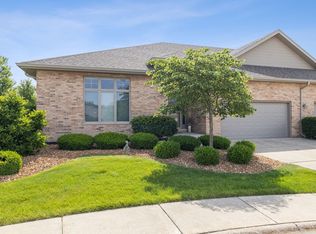 21171 Raintree Ct, Frankfort, IL 60423