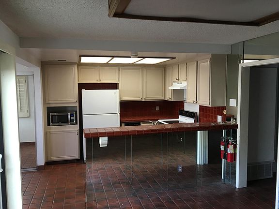 Kitchen, dining area
