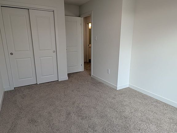 5th image of 824 Woolwich St #124