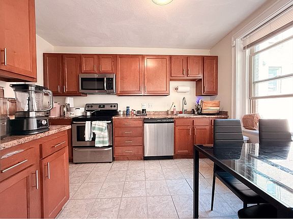 2nd image of 28 Ransom Rd APT 8