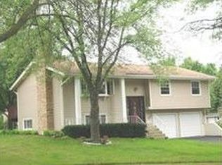 415 Chaucer Ct, Schaumburg, IL 60193