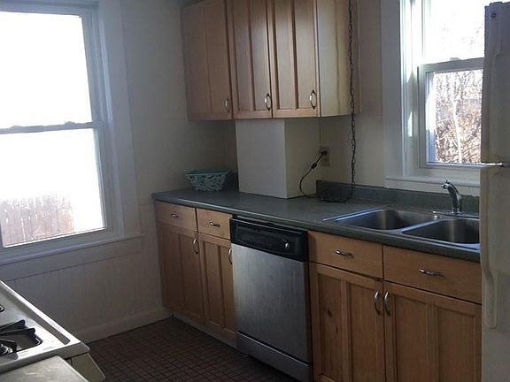 4th image of 10 Wellington St #0