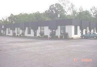 1st image of 220 Bedford Dr