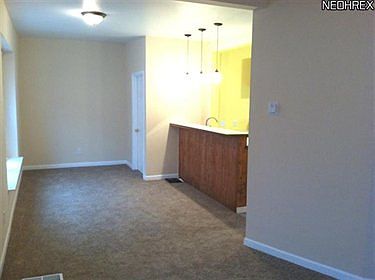 3rd image of 2086 Olive Ave