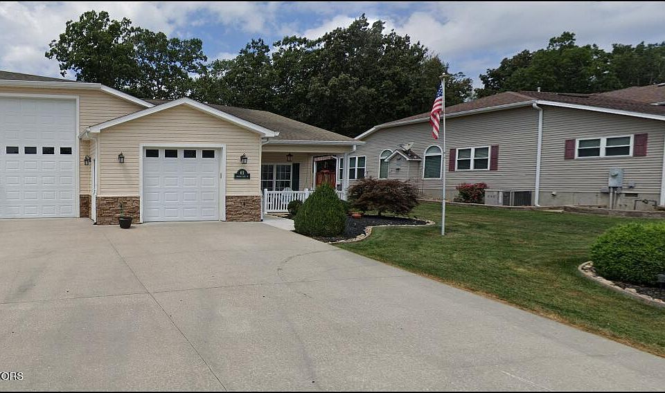 1st image of 63 Gardens View Dr