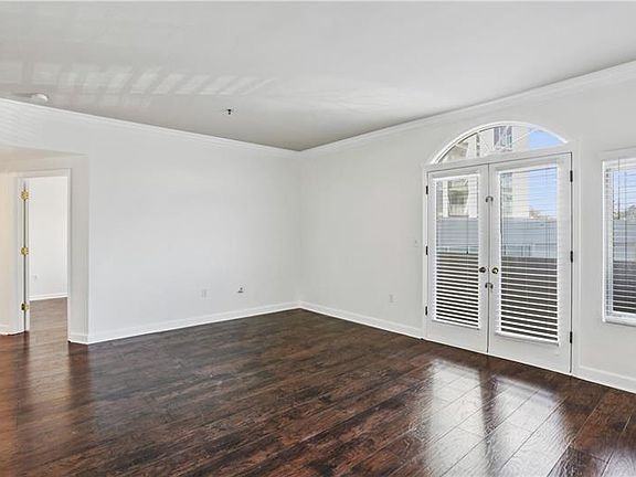 5th image of 2161 Peachtree Rd NE APT 205